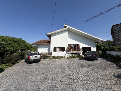 Moradia V4 em Bravães, Ponte da Barca