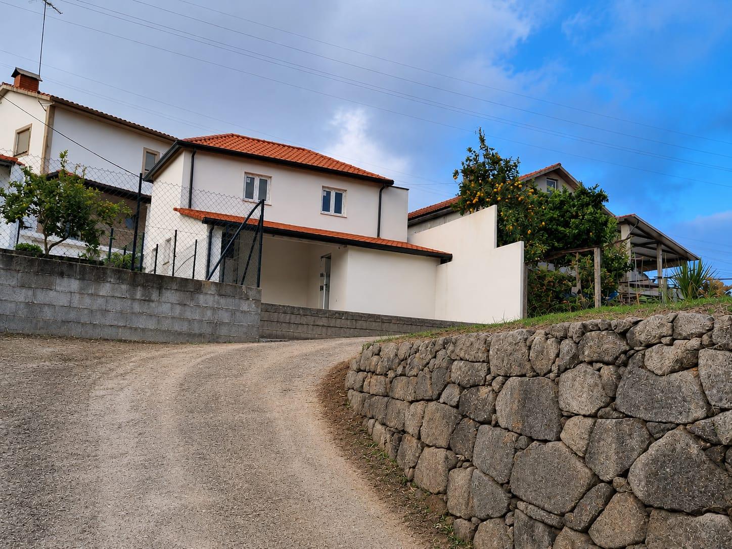 Moradia Nova T2 na FEITOSA + terreno para prédio
