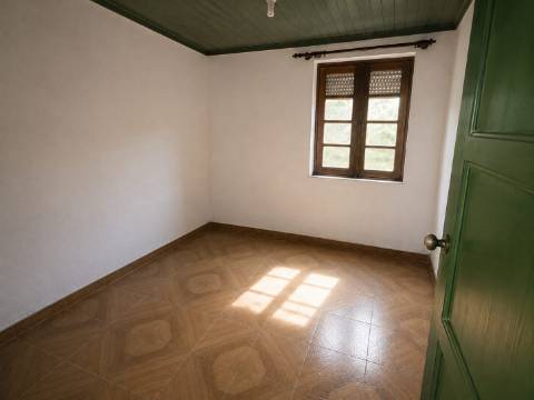 Moradia T2+1 em Calheiros