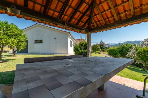 Moradia V3 Térrea Moderna em Guilhadeses, Arcos de Valdevez