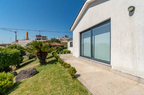 Moradia V3 Térrea Moderna em Guilhadeses, Arcos de Valdevez