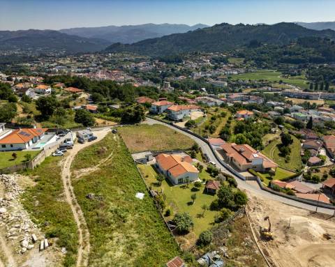 Moradia V3 Térrea Moderna em Guilhadeses, Arcos de Valdevez