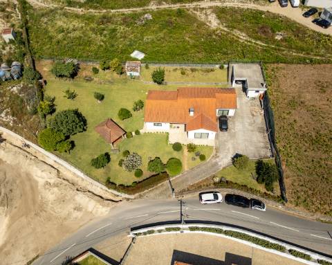 Moradia V3 Térrea Moderna em Guilhadeses, Arcos de Valdevez