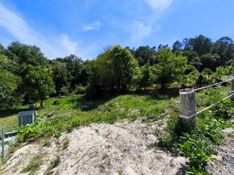 Terreno de Construção em Guilhadeses - A Apenas 5 Minutos de Arcos de Valdevez