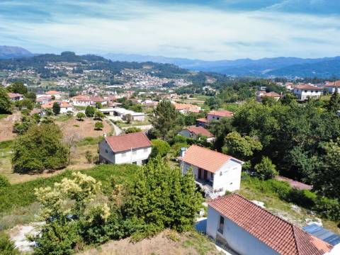 Terreno de Construção em Guilhadeses - A Apenas 5 Minutos de Arcos de Valdevez