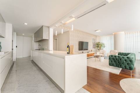 Apartamento T4 na Sé - Funchal