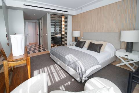 T2 - Savoy Residence Insular