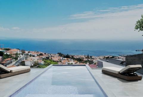 Moradia T3 com Vista Panorâmica sobre a Baía do Funchal