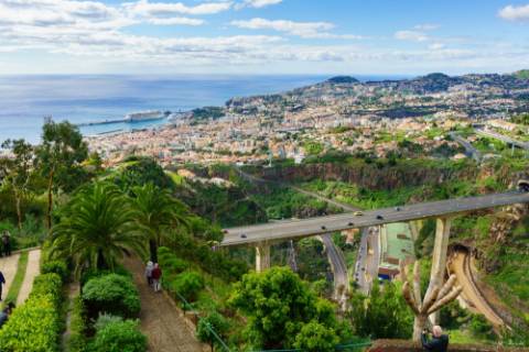 Moradia T3 com Vista Panorâmica sobre a Baía do Funchal