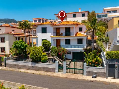 Moradia Triplex - Funchal