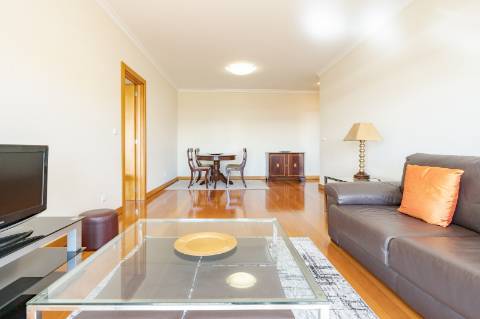 Apartamento T2 na Ajuda para arrendamento