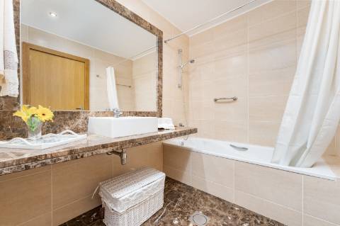 Apartamento T2 na Ajuda para arrendamento