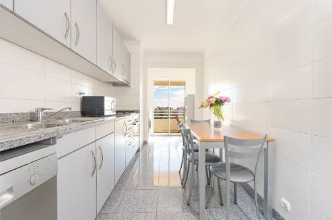 Apartamento T2 na Ajuda para arrendamento