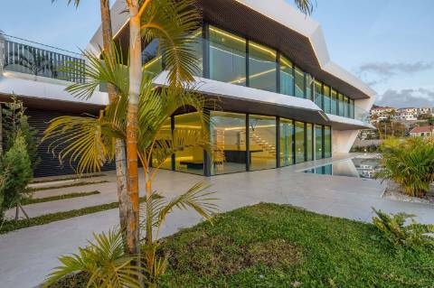 Moradia de luxo contemporânea com vista mar - Funchal