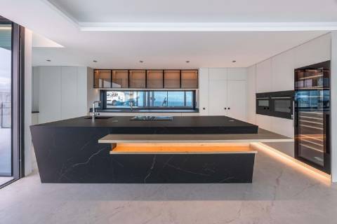 Moradia de luxo contemporânea com vista mar - Funchal