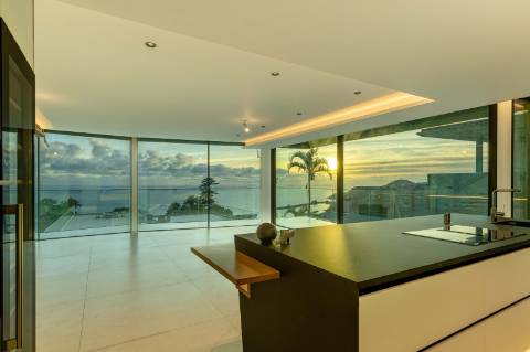 Moradia de luxo contemporânea com vista mar - Funchal