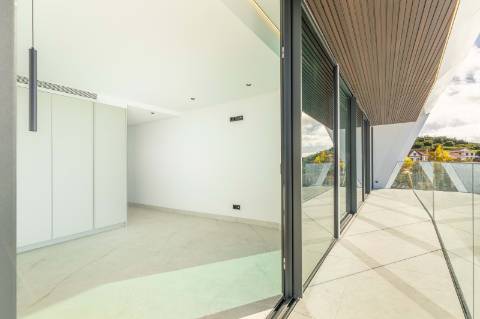 Moradia de luxo contemporânea com vista mar - Funchal