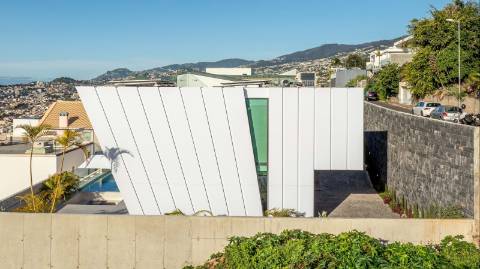 Moradia de luxo contemporânea com vista mar - Funchal
