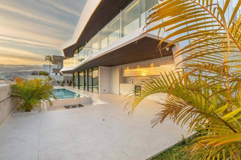 Moradia de luxo contemporânea com vista mar - Funchal