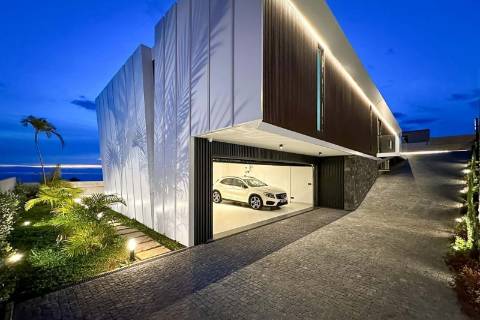 Moradia de luxo contemporânea com vista mar - Funchal