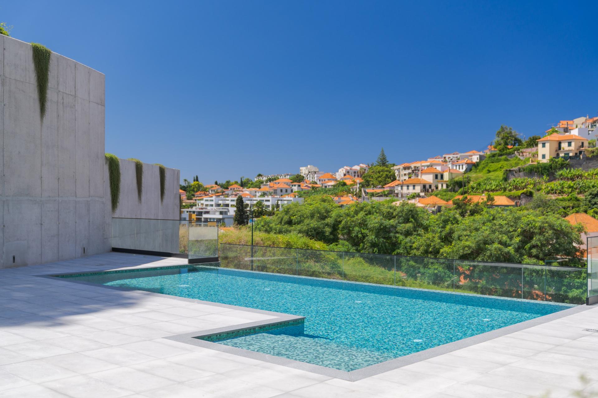 Penthouse - Uptown 13