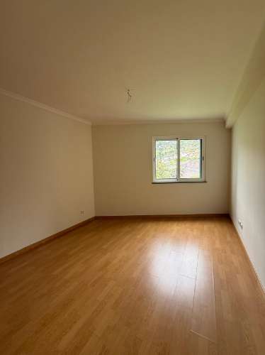 Apartamento T2 no Caniço com estacionamento e arrecadação