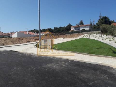 Terreno urbano localizado na Foz do Arelho