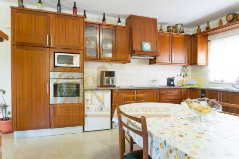 Fantástica Moradia T3 de arquitetura tradicional, num lote de 15.560m2