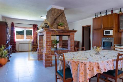 Fantástica Moradia T3 de arquitetura tradicional, num lote de 15.560m2