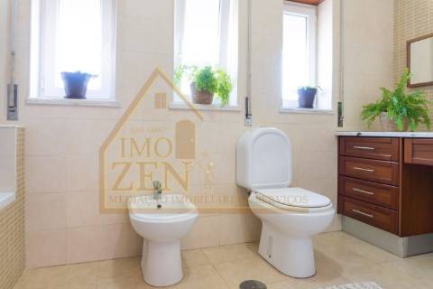 Fantástica Moradia T3 de arquitetura tradicional, num lote de 15.560m2