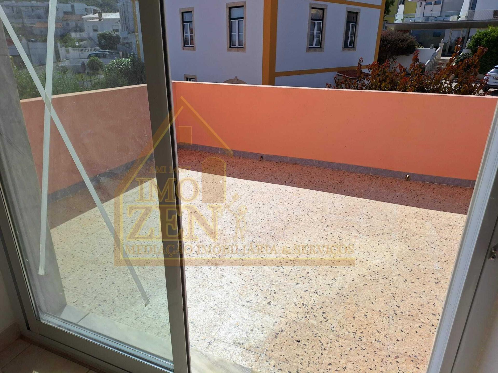 Apartamento T3 renovado, localizado na Foz do Arelho