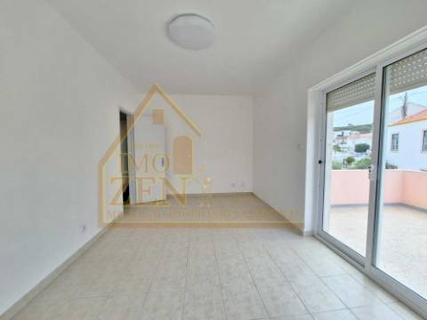 Apartamento T3 renovado, localizado na Foz do Arelho