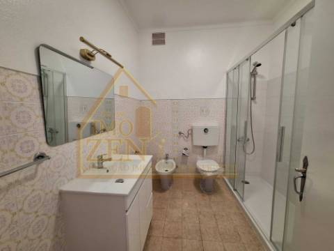 Apartamento T3 renovado, localizado na Foz do Arelho