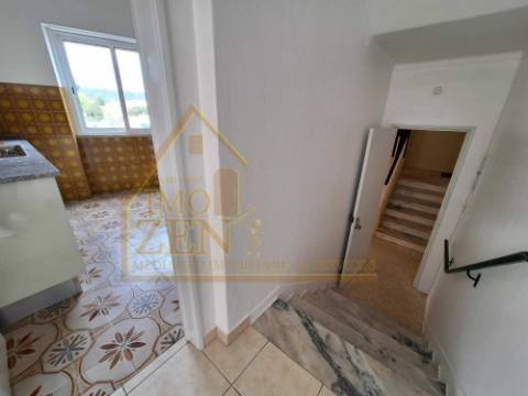 Apartamento T3 renovado, localizado na Foz do Arelho