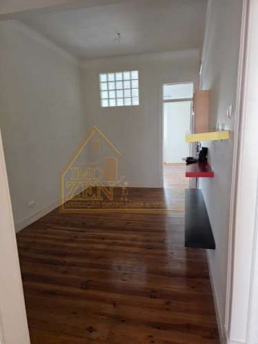 Apartamento T2 localizado em Lisboa