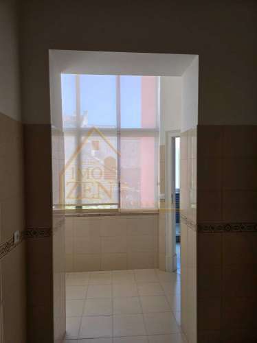 Apartamento T2 localizado em Lisboa