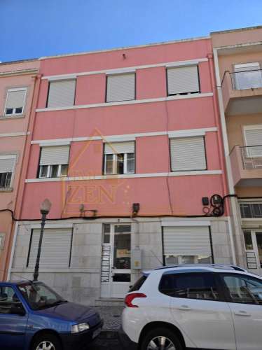 Apartamento T2 localizado em Lisboa