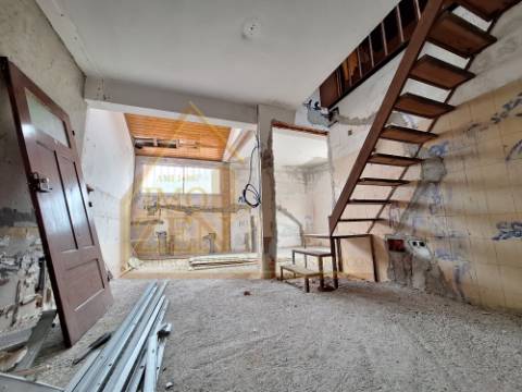 Apartamento T2+1 localizado no Nadadouro