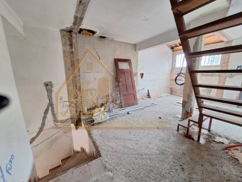 Apartamento T2+1 localizado no Nadadouro