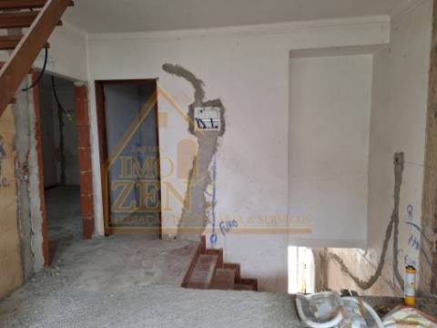 Apartamento T2+1 localizado no Nadadouro