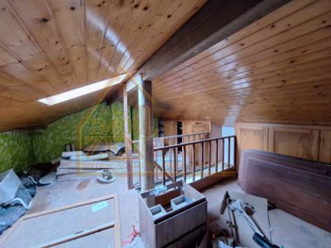 Apartamento T2+1 localizado no Nadadouro