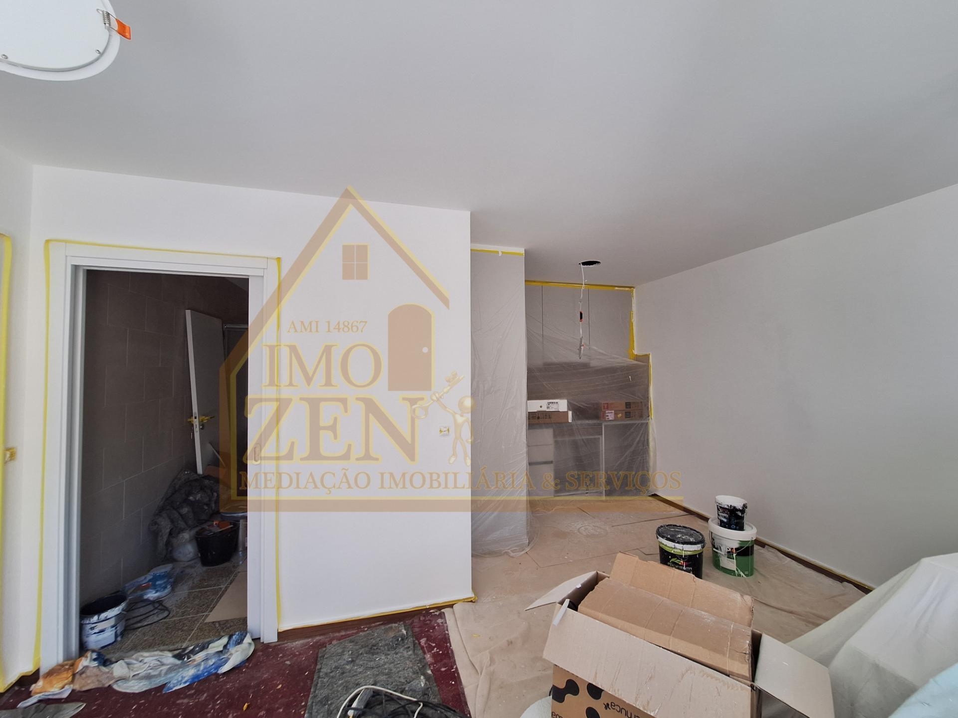 Apartamento T1 localizado em Alfeizerão
