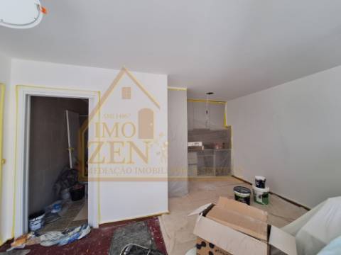 Apartamento T1 localizado em Alfeizerão
