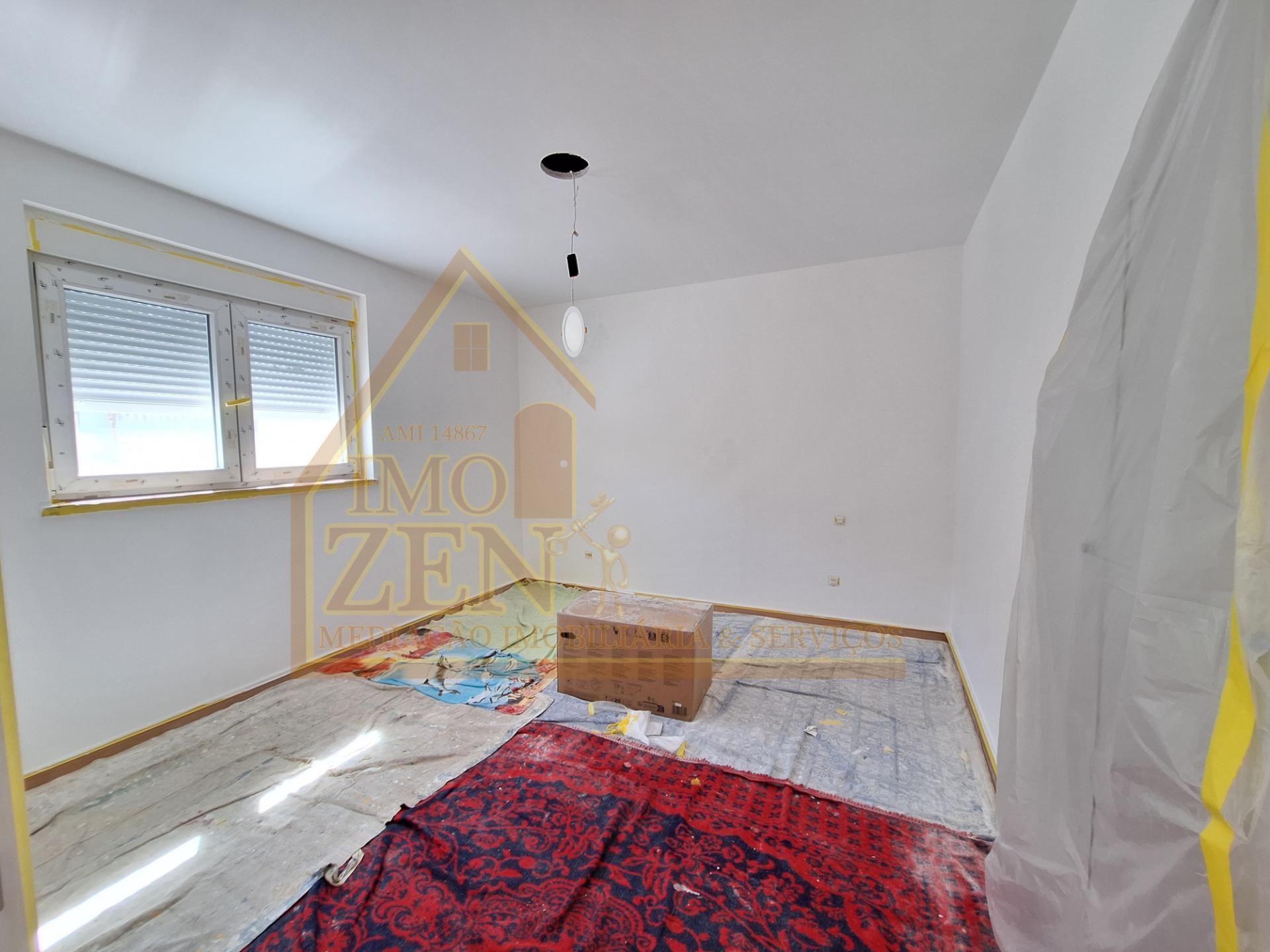 Apartamento T1 localizado em Alfeizerão