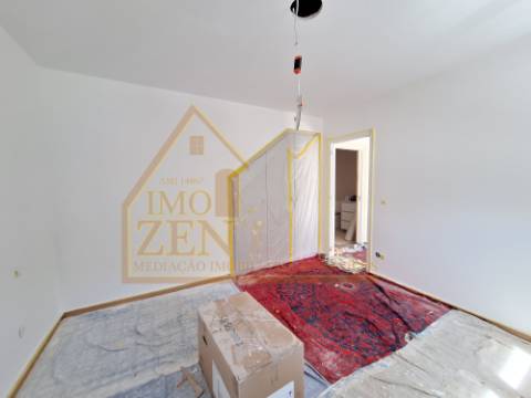Apartamento T1 localizado em Alfeizerão