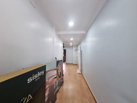 Loja Comercial - Cacém