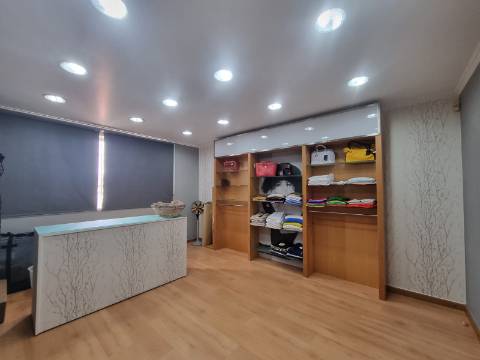 Loja Comercial - Cacém