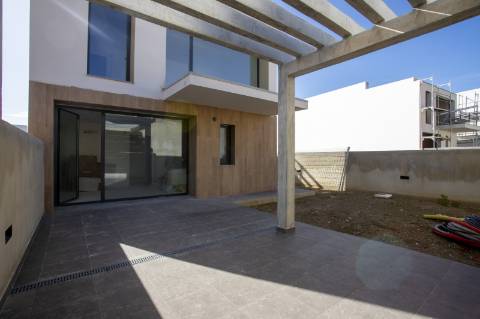 Moradia T4 com piscina junto ao centro da vila da Ericeira