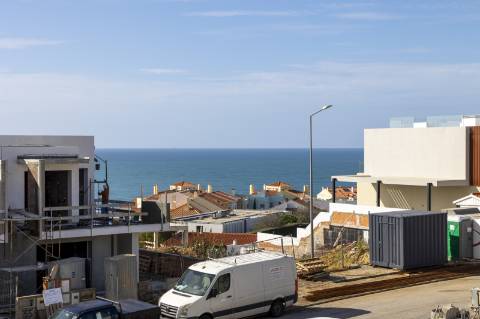 Moradia T4 com piscina junto ao centro da vila da Ericeira
