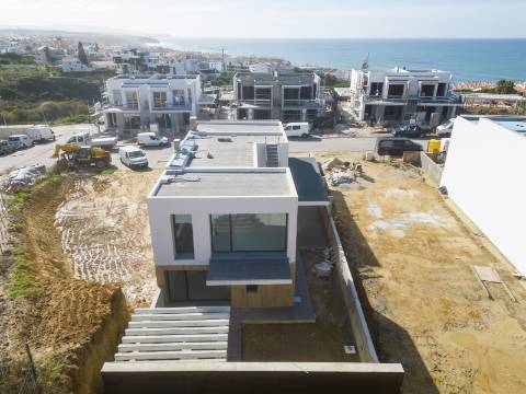 Moradia T4 com piscina junto ao centro da vila da Ericeira